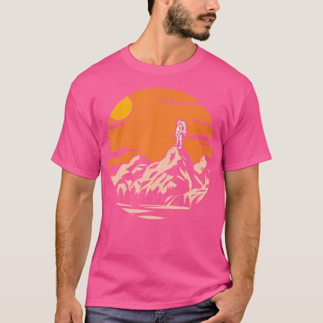 Camiseta Retro Hiker Nature Hike Athlete Forest Mountain Hi (Frente)