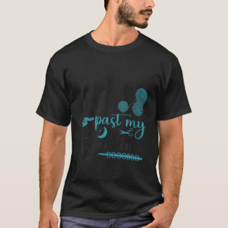 Camiseta Retro I Knen Past My Bedtime Sewing Knitter Quilti