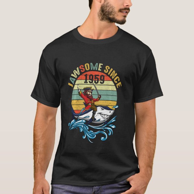 Camiseta Retro Jawsome 1959 60º Aniversário do Tubarão Pira (Frente)