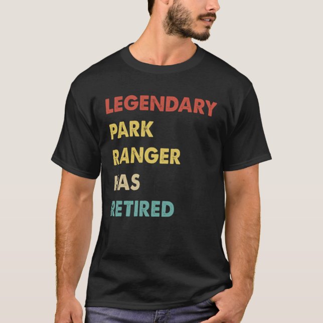 Camiseta Retro Legendary Park Ranger Has Retired (Frente)