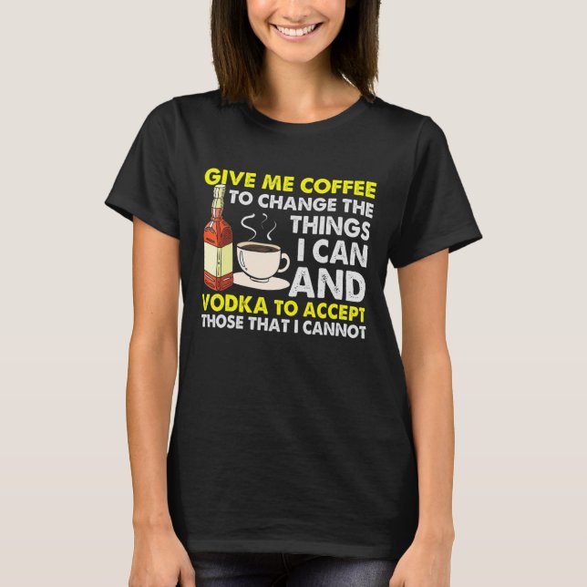 Camiseta Retro Me Dê Bebendo Café Vodka (Frente)