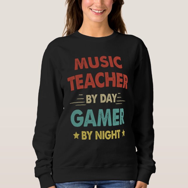 Camiseta Retro Music Teacher By Day Gamer By Night (Frente)