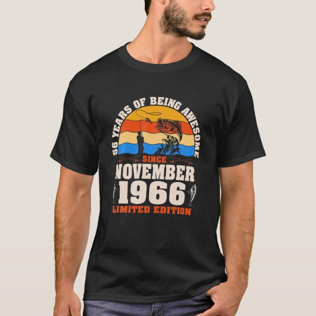 Camiseta Retro Novembro De 1966 56 Anos De Pesca Com Mais D (Frente)