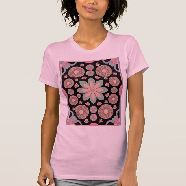Camiseta Retro Pastel Floral Mandala Symmetry (Frente)