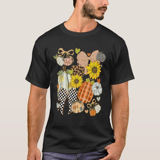 Camiseta Retro Patchwork de Abóbora Coquette Estampa de Leo (Frente)