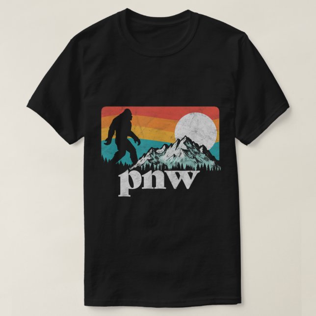 Camiseta Retro PNW Bigfoot Mountain Design (Frente do Design)