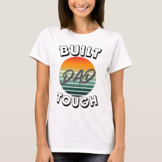 Camiseta retrô pôr do sol 'Construído pai durão'.