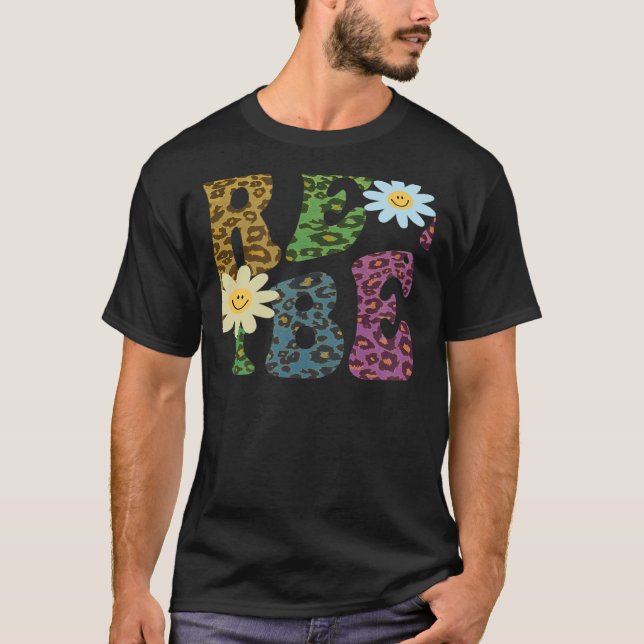Camiseta Retro PRE K VIBES Teacher Peace Love PreK Pink (Frente)