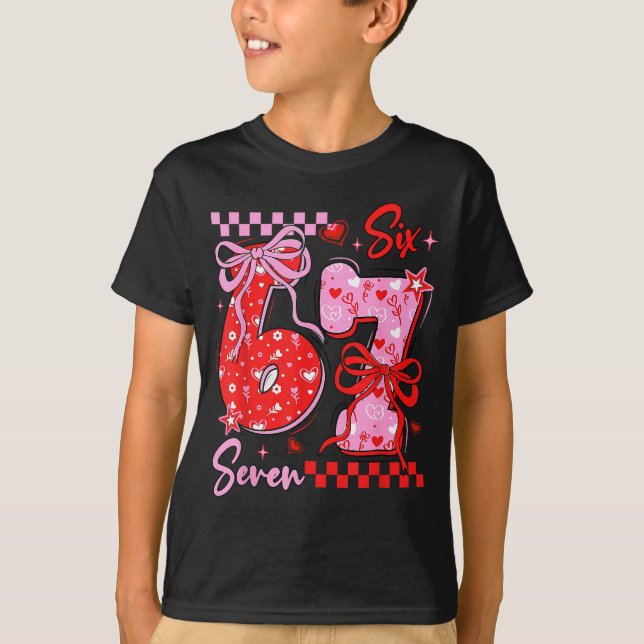 Camiseta Retro Preppy Coquette Bow 6 7 Six Seven Love Valen (Frente)