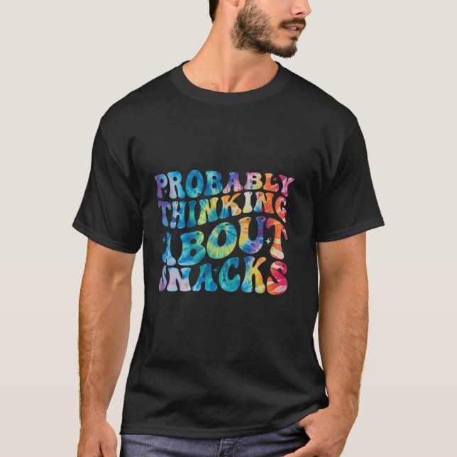 Camiseta Retro Provavelmente Pensando Sobre Snacks Comendo  (Frente)