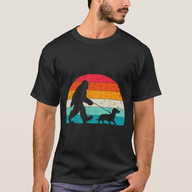 Camiseta Retro Sasquatch Lover Doxie Wiener Dog Walker Bigf (Frente)