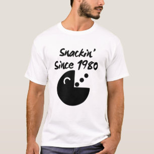 Camiseta Retro Snack Attack: Snackin’ Desde 1980 Arte Pixel