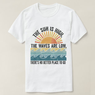 Camiseta Retro Sun & Waves Summer Vibe Art