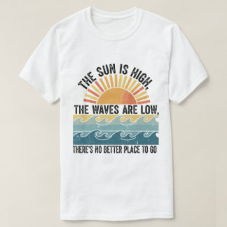Camiseta Retro Sun & Waves Summer Vibe Art