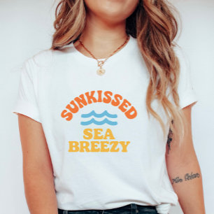 Camiseta Retro Sunkissed Sea Breezy; Colorido Verão
