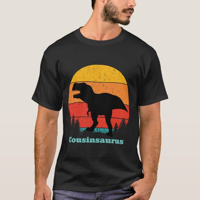 Camiseta Retro Sunset Cousinsaurus (Frente)