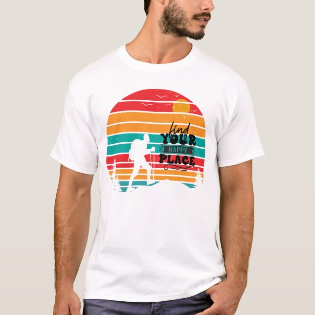 Camiseta Retro Sunset Encontre Seu Lugar Feliz Andando (Frente)