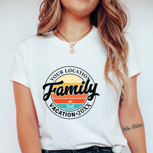 Camiseta Retro Sunset Family Vacation; Custom Location  (Criador carregado)