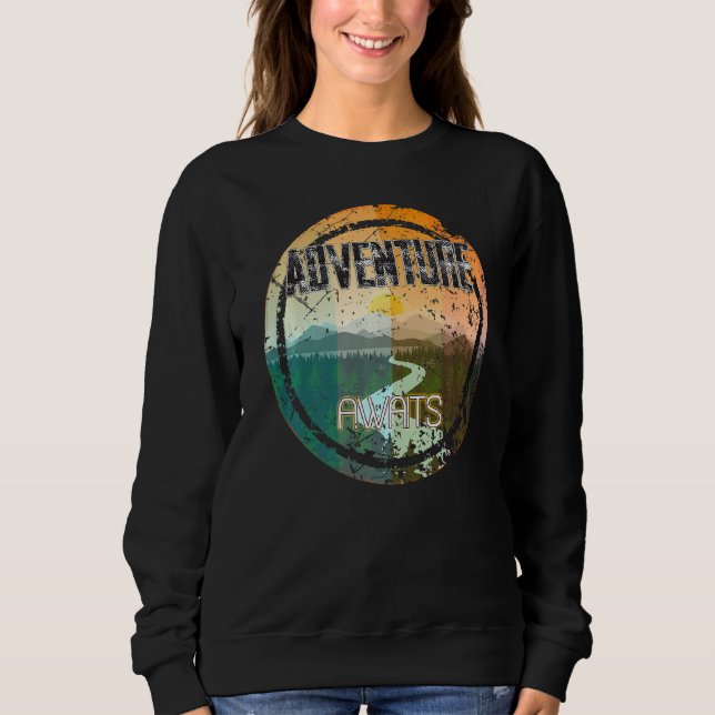 Camiseta Retro Sunset Natural Lake Mountain Adventure Await (Frente)