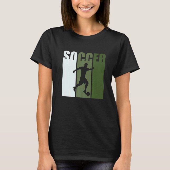 Camiseta Retro Sunset Soccer Player Green Silhouette (Frente)