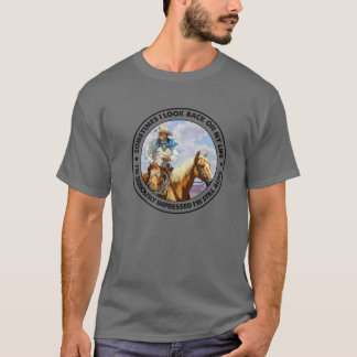 Camiseta Retro Western Cowboy Às Vezes Eu Olho Para Trás