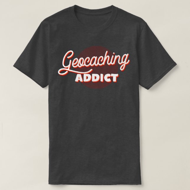 Camiseta Retrospectiva de viciado em Geocaching (Frente do Design)