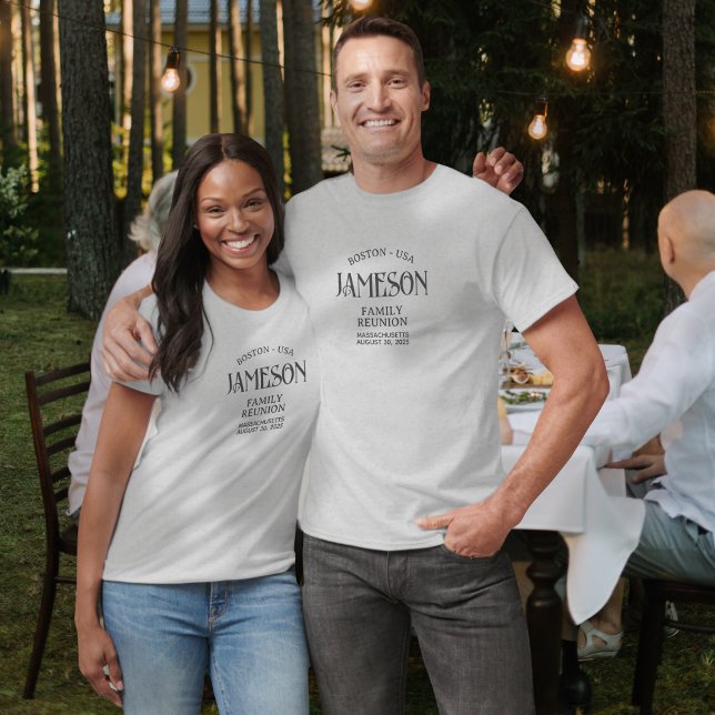 Camiseta Reunião da Família de Script Clássico de Arch Pers (Planning a family reunion? Create your own custom matching t-shirts for guests to enjoy!)