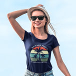 Camiseta Reunião da família Summer Palm Tree Beach Matching<br><div class="desc">Camisas de férias de férias de reunião de família de verão agradáveis para mãe, pai, irmão e irmã vestirem em um cruzeiro ilha ou uma viagem à beira-mar tropical. Possui belas palmeiras em frente a um pôr do sol bonito. Camisetas personalizadas perfeitas para todos combinarem. Personalizar com o nome ou...</div>