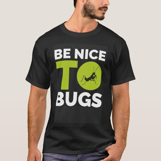Camiseta Rezando Mantises Insetos Que Preveem Insetos Em Se (Frente)