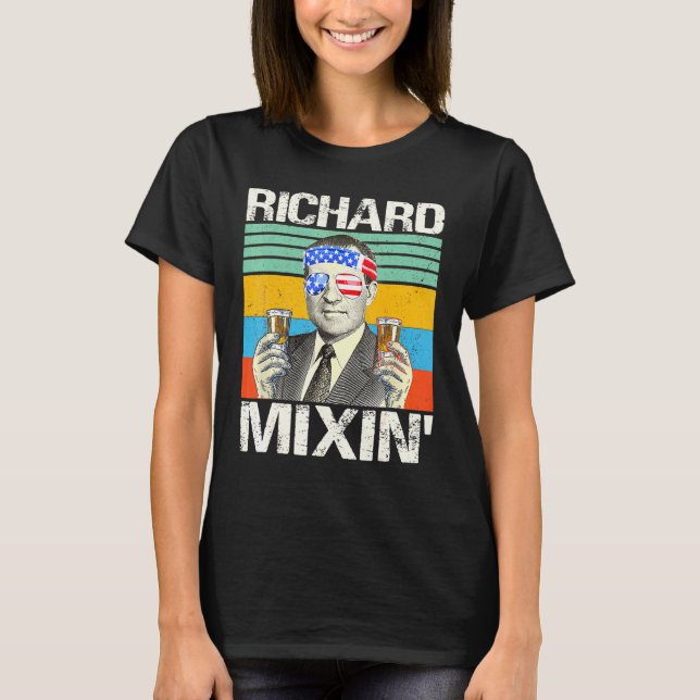 Camiseta Richard Mixin 4 De Julho Richard Nixon Bebendo P (Frente)