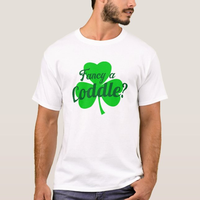 Camiseta Rico A Coddle Cuddle Irish Dizendo (Frente)
