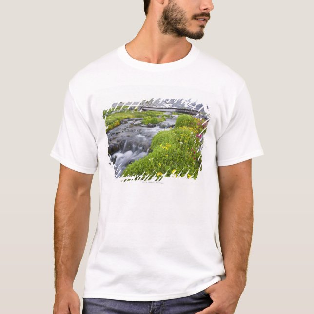 Camiseta Rio obscuro com os Wildflowers cor-de-rosa brancos (Frente)