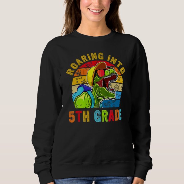 Camiseta Roaring Into Fifth Grade Rex Happy 5th Day Of Scho (Frente)