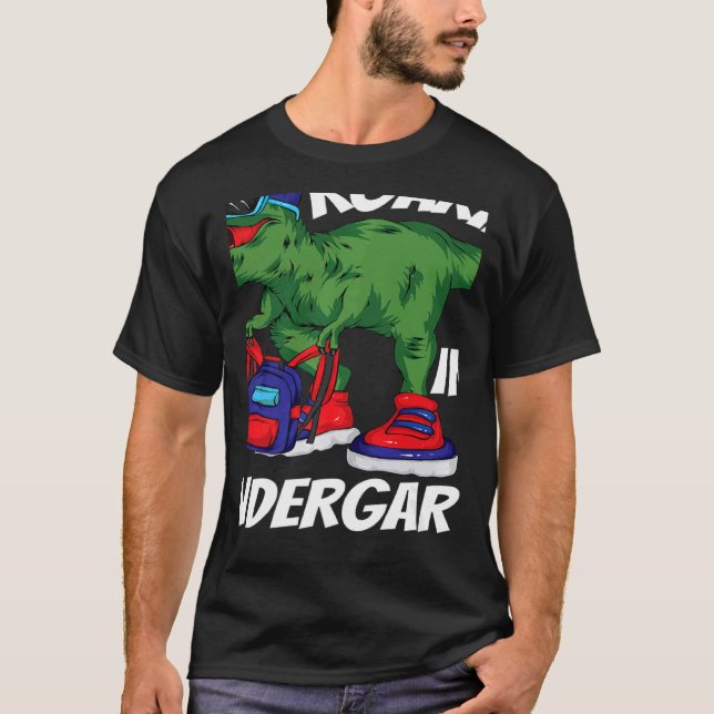 Camiseta Roaring into Kindergarten Dinosaur Rex Back to Sch (Frente)