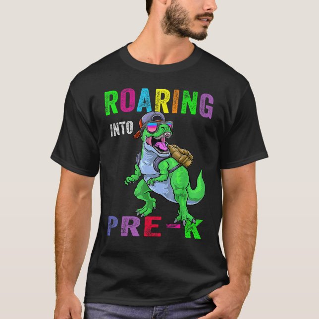 Camiseta Roaring Into Pre K Dinosaur 1st Day Back To School (Frente)