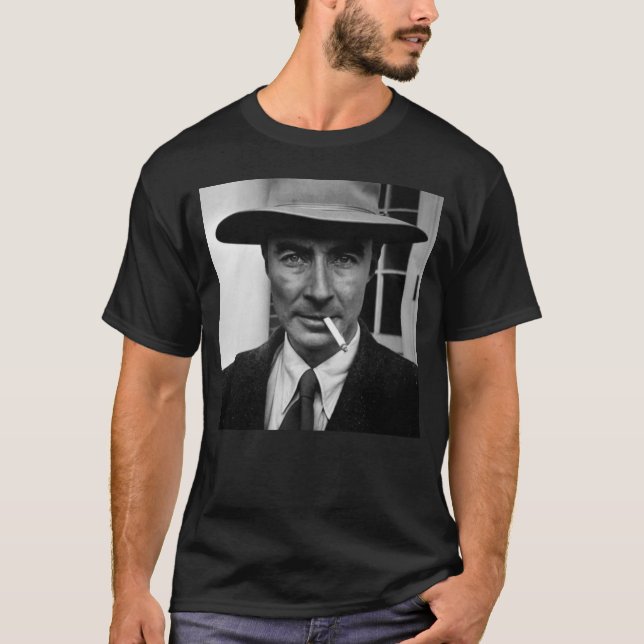 Camiseta Robert Oppenheimer Smoking Photo (Frente)