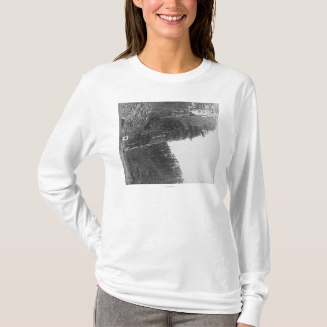Camiseta Rocha do castelo entre a cidade do monte e o (Frente)