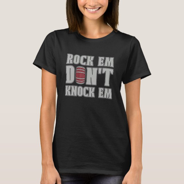 Camiseta Rock Em Don't Knock Loves Barrel Horse Riding Barr (Frente)