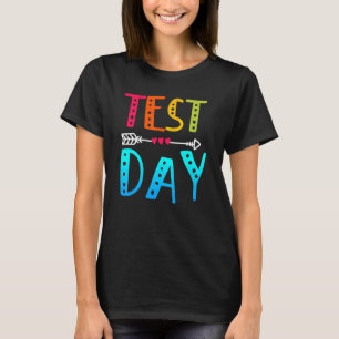 Camiseta Rock The Test Day Teacher Testing Day Rainbow