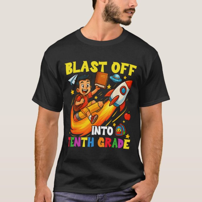 Camiseta Rocket Blast Off Into Sophomore Funny Back To Scho (Frente)