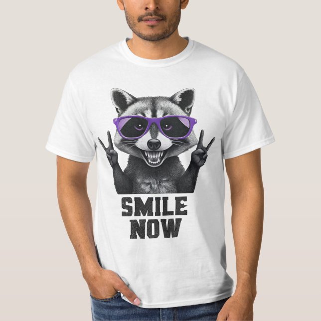 Camiseta Rockin' Raccoon: Engraçado Raccoon em Sun (Frente)
