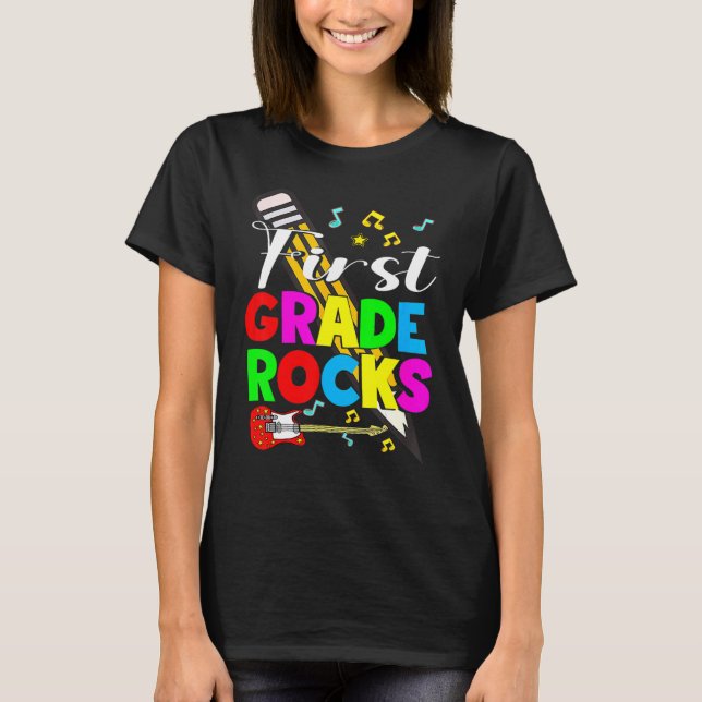 Camiseta Rocks de primeiro ano felizes no primeiro dia de v (Frente)