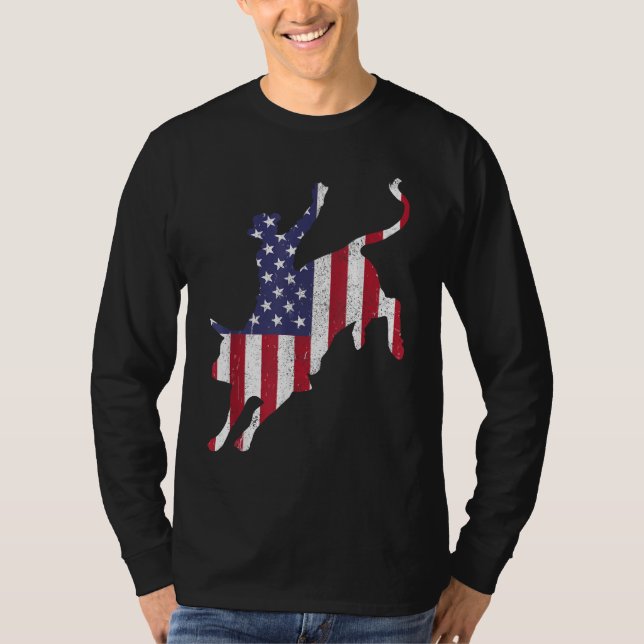 Camiseta Rodeo Bull Andando Bandeira Americana (Frente)