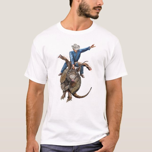 Camiseta Rodeo Bull Rider Armadillo Broncodillo (Frente)