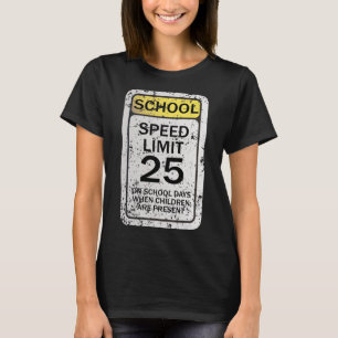 Camiseta Rodovia Sinais Engraçados De Tráfego No Halloween