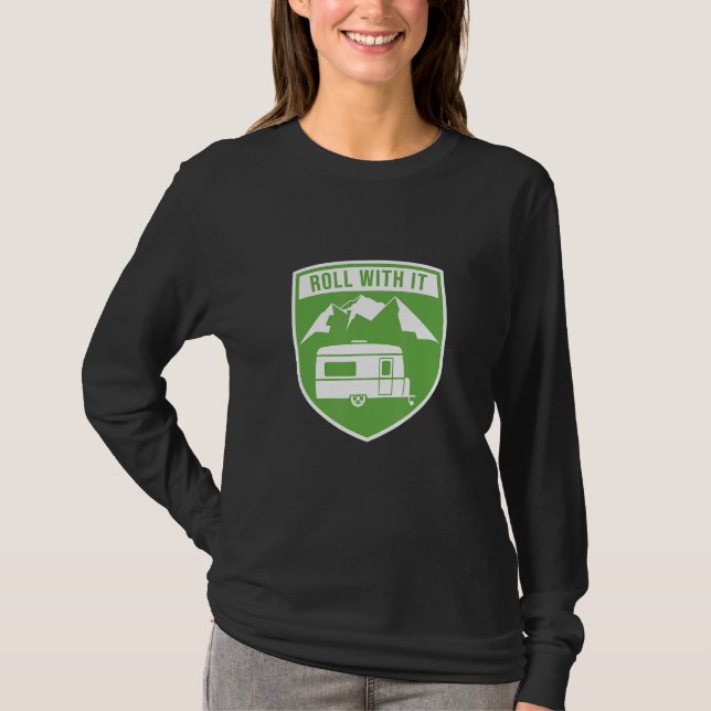 Camiseta Rolar com ela acampando a câmera RV (Frente)