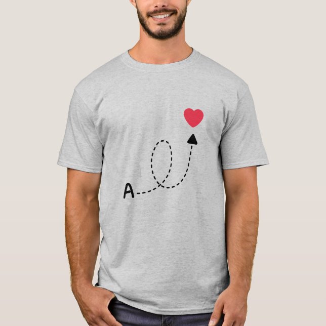 Camiseta Romantic First Letter Love Design  (Frente)