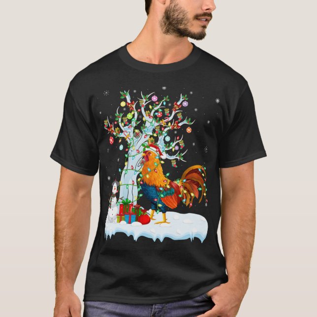 Camiseta Rooster Bird Xmas Tree Lighting Santa Hat Rooster (Frente)