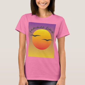 Camiseta rosa com desenho de verão