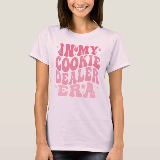 Camiseta Rosa Na Minha Época De Cookie Dealer Era Uma Baía  (Frente)